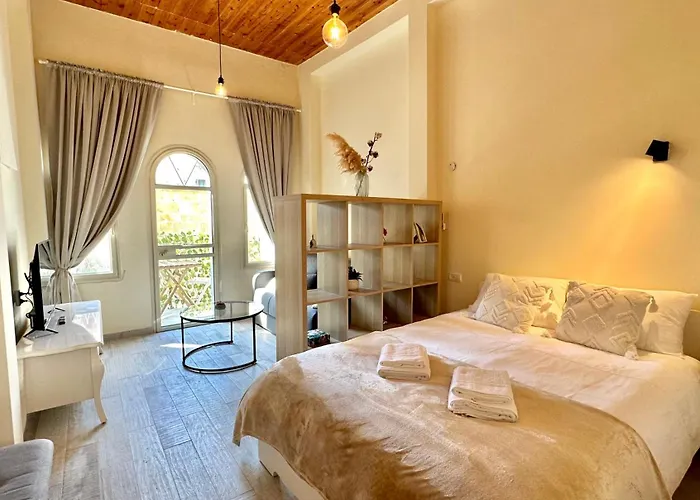 Beautiful Apartment With A Balcony In Downtown